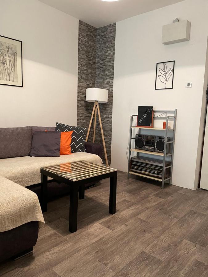 Apartman Lavanda Daire Novi Sad Dış mekan fotoğraf