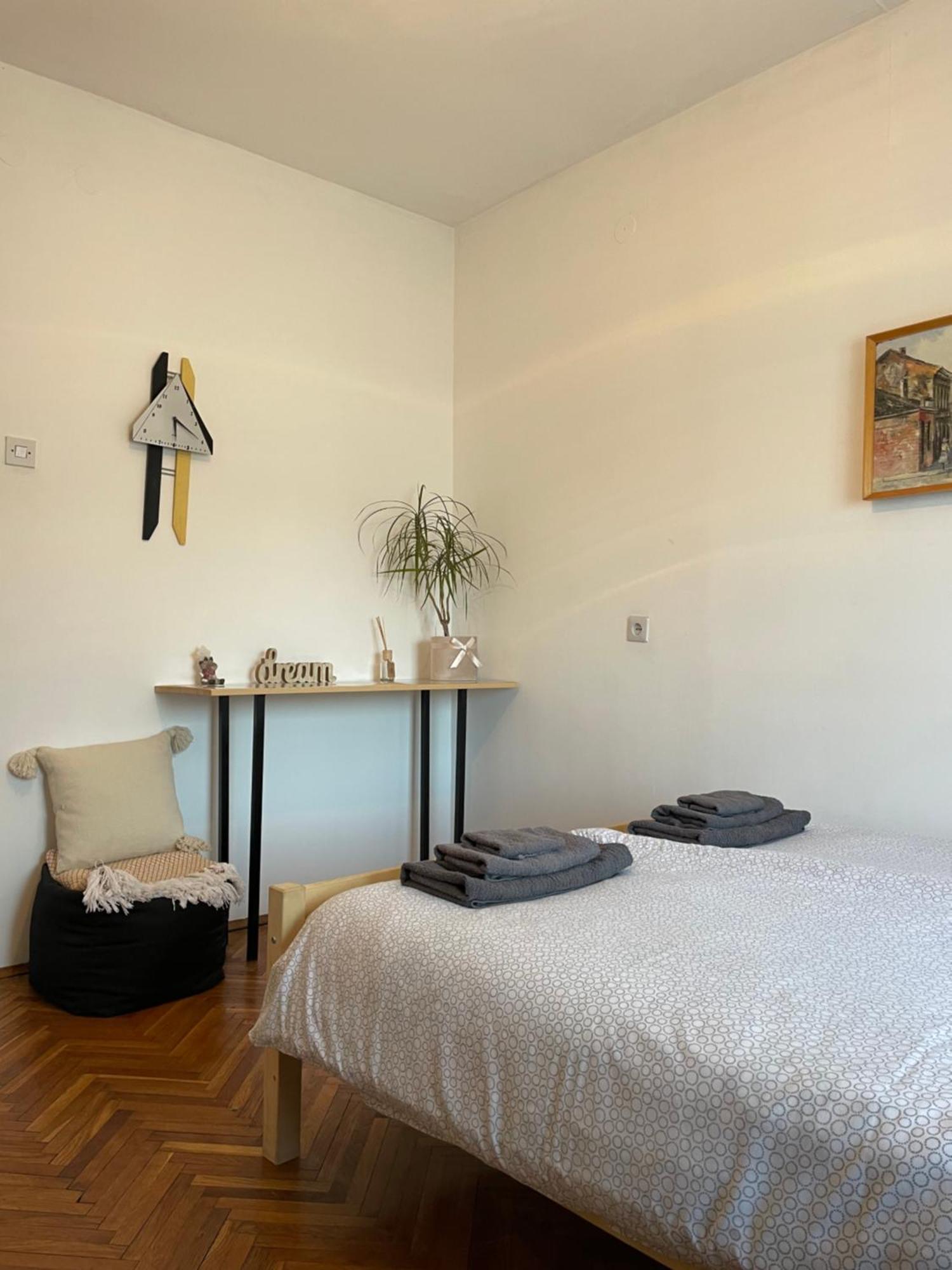 Apartman Lavanda Daire Novi Sad Dış mekan fotoğraf